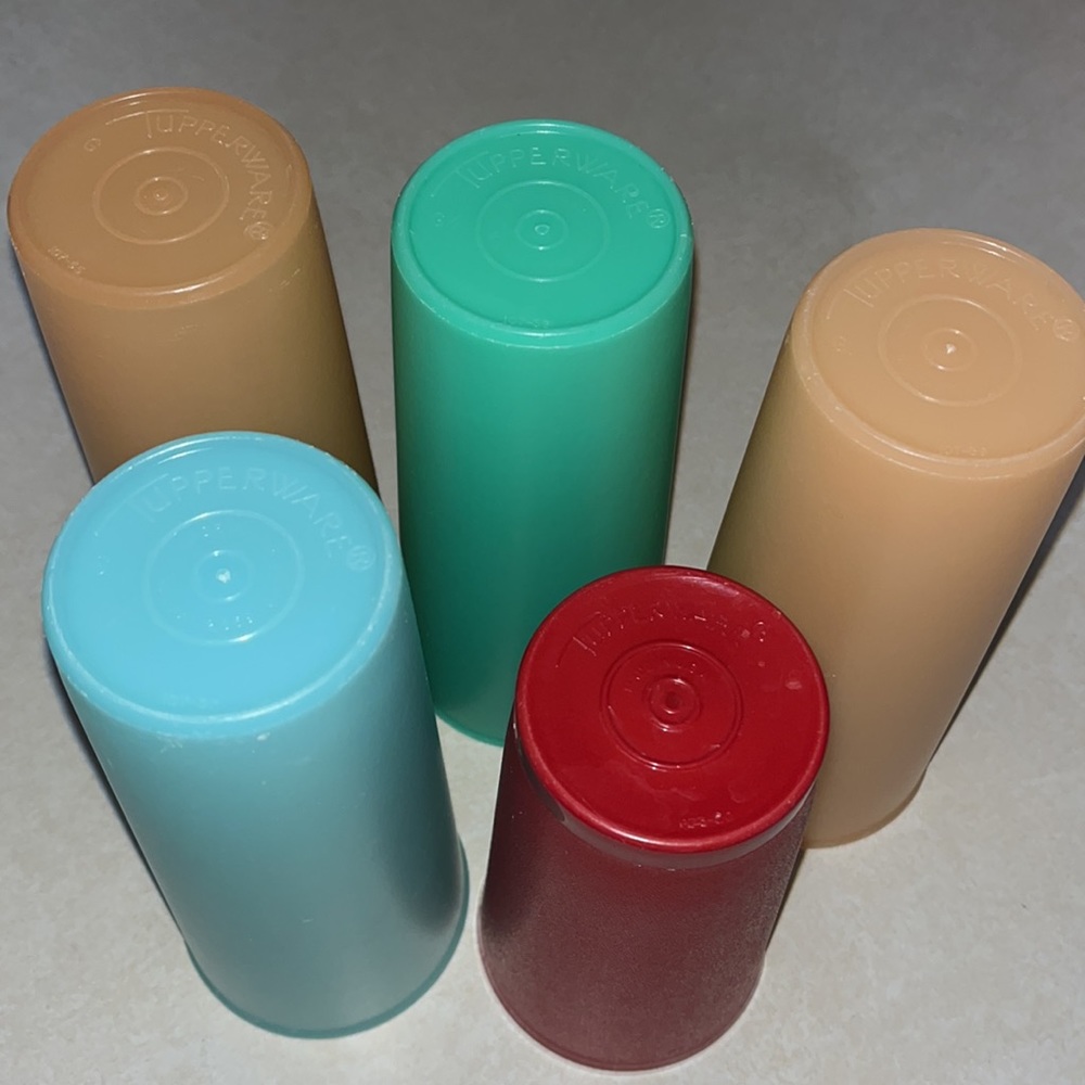 Tupperware cups - Picture 2 of 4